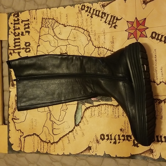 Geox Italian leather brand new boots, available for 5 days only - Picture 2 of 5